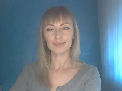 Snapshot of EffectMaya chatting on November 2025 11:32:01 AM EffectMaya online show from November 2025 11:32:01 AM