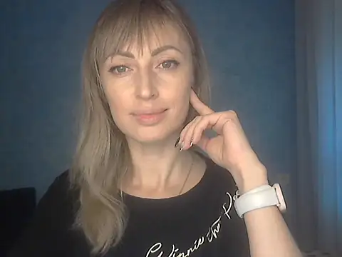 Snapshot of EffectMaya chatting on November 2025 11:22:01 AM EffectMaya online show from November 2025 11:22:01 AM