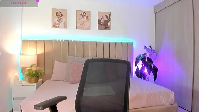 Victoria romanox online show from November 2025 05:28:02 PM