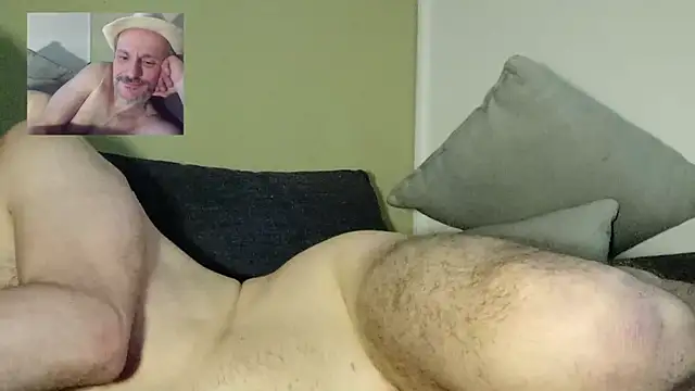 Snapshot of Zed0l1Mod chatting on December 2024 10:10:02 AM Zed0l1Mod online show from December 2024 10:10:02 AM