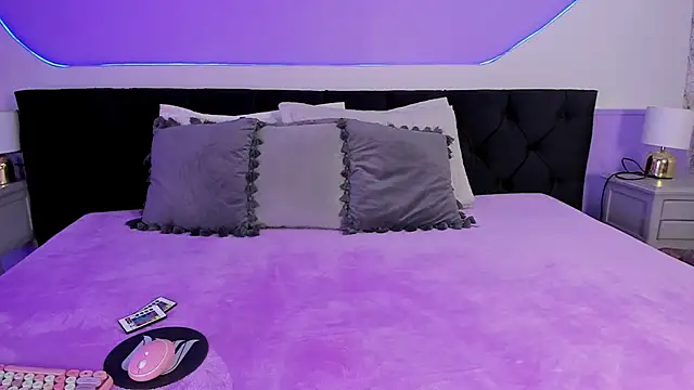 Julieta Cortes   online show from September 2025 11:55:02 AM