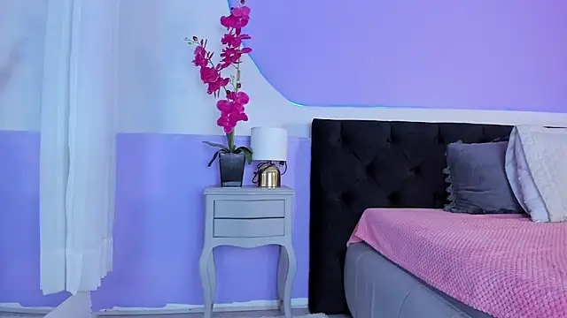 Julieta Cortes   online show from October 2025 11:51:02 AM