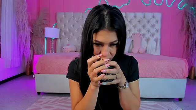 Julieta Cortes   online show from March 2026 11:50:02 AM