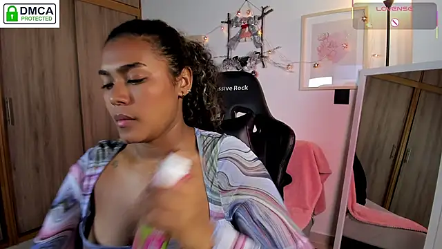 aleja montiel   online show from December 2025 12:58:02 PM