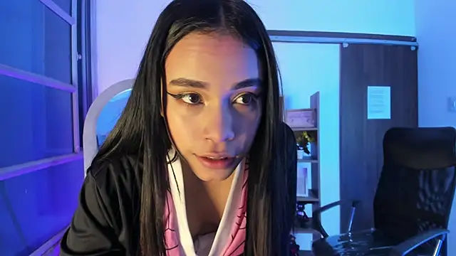 Jasmin Skinny online show from October 2025 03:40:01 AM