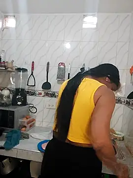 SweetAlmaa online show from November 2025 04:40:01 PM