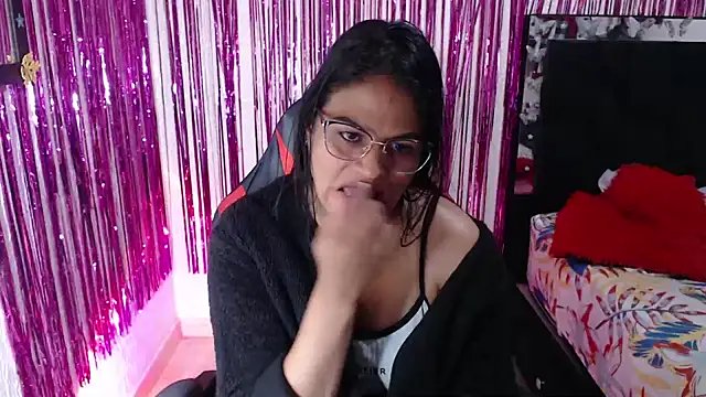 SweetAlmaa online show from June 2026 11:37:02 AM