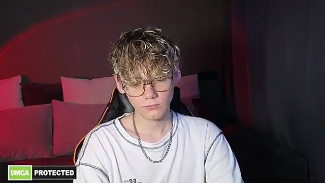 Keytaro online show from March 2026 01:22:01 PM