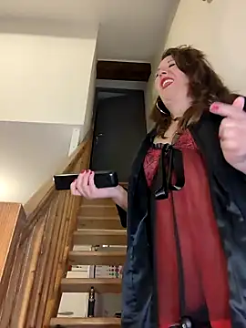 Snapshot of Candy-Desire chatting on December 2024 08:32:02 PM Candy-Desire online show from December 2024 08:32:02 PM