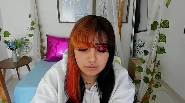 lussyevans24 online show from February 2025 07:50:01 AM