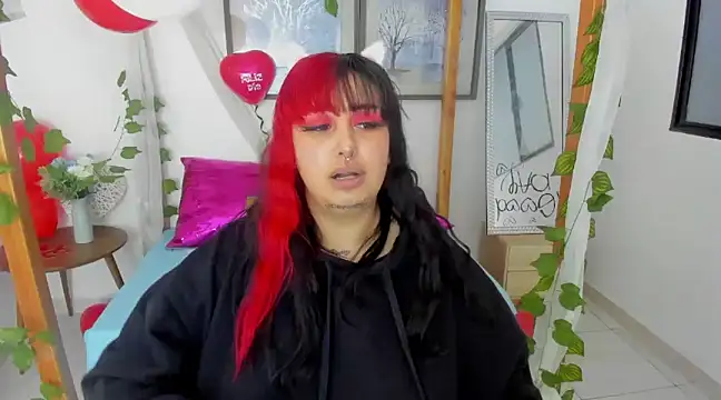 lussyevans24 online show from February 2025 10:40:02 AM