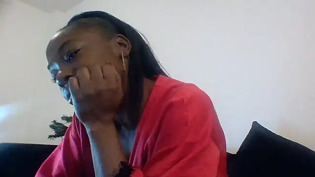 Snapshot of Cinderella_Jewels_ chatting on December 2025 10:03:01 PM Cinderella Jewels online show from December 2025 10:03:01 PM