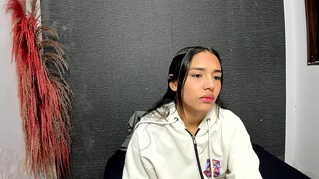 monse 02 online show from March 2025 12:35:02 PM