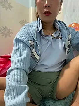 Linaannn online show from February 2025 12:08:02 AM