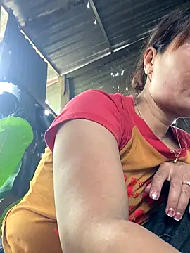 Linaannn online show from September 2025 03:18:02 AM