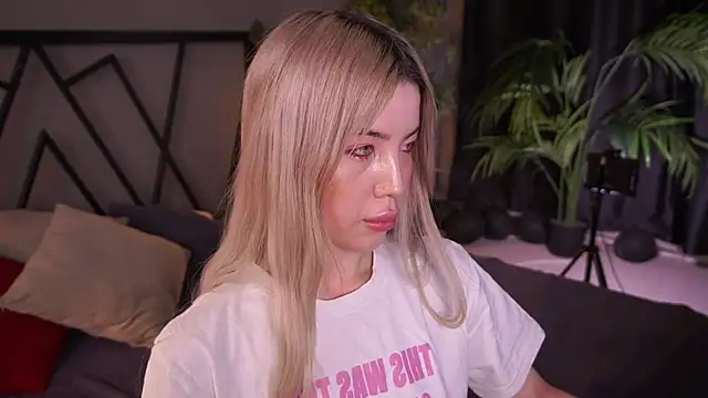 LindaThacker online show from April 2026 04:37:02 AM