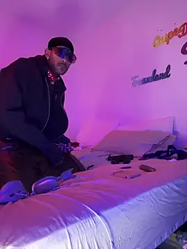 Snapshot of esteraulxxx chatting on December 2024 05:15:01 AM esteraulxxx online show from December 2024 05:15:01 AM