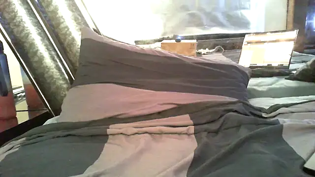 Snapshot of dreamboydani chatting on November 2025 01:27:01 AM dreamboydani online show from November 2025 01:27:01 AM