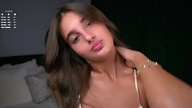 Snapshot of PiquingOgalala chatting on December 2025 01:11:01 AM PiquingOgalala online show from December 2025 01:11:01 AM