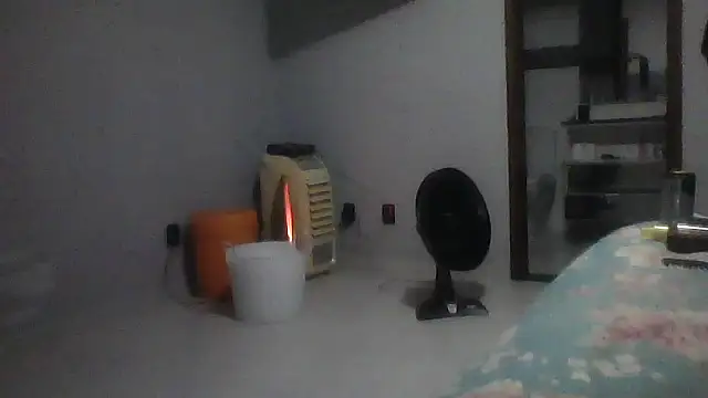 Snapshot of Sarahmonesexy chatting on October 2025 05:00:02 AM Sarahmonesexy online show from October 2025 05:00:02 AM