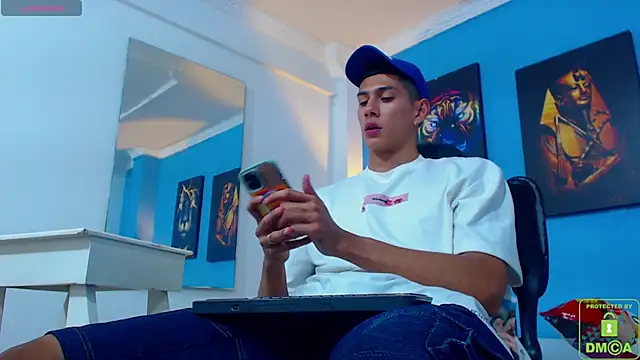 Snapshot of Valerio_20 chatting on January 2025 08:26:01 PM Valerio 20 online show from January 2025 08:26:01 PM