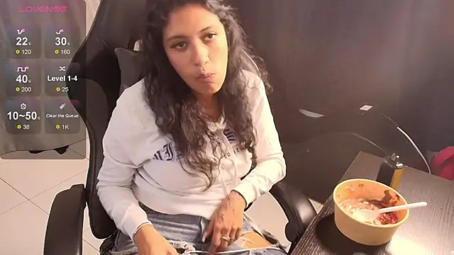 Snapshot of Meraky__ chatting on November 2025 09:30:02 PM Meraky online show from November 2025 09:30:02 PM