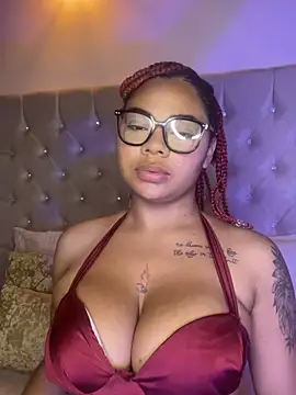 Eloisa cleavage  online show from February 2026 10:25:01 AM