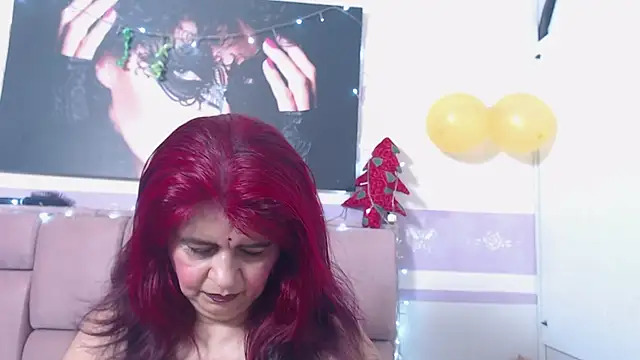 Snapshot of RoxetteMature chatting on November 2025 12:20:01 PM RoxetteMature online show from November 2025 12:20:01 PM