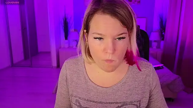 EVAshinyGIRL online show from January 2025 07:45:02 AM