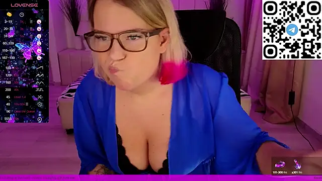 EVAshinyGIRL online show from February 2025 10:51:02 AM