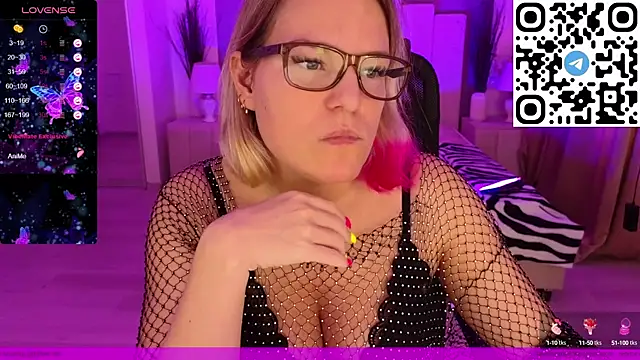 EVAshinyGIRL online show from February 2025 11:01:02 AM