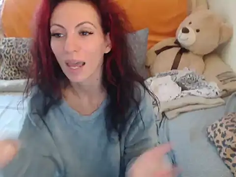 Emmatoo online show from September 2025 12:10:02 PM