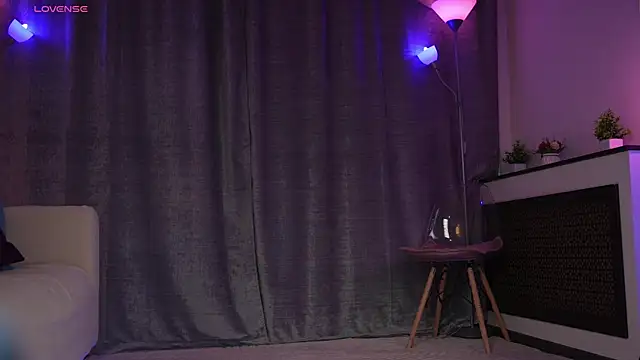 Amely Young online show from April 2026 01:25:01 AM