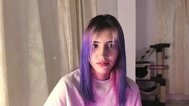 Snapshot of linnie_ chatting on December 2024 08:14:02 AM linnie  online show from December 2024 08:14:02 AM