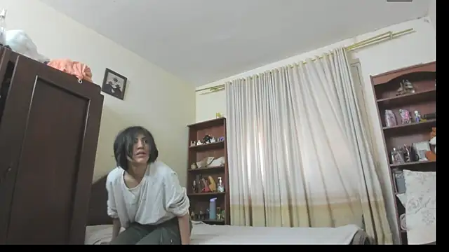 Snapshot of linnie_ chatting on April 2026 03:09:01 PM linnie online show from April 2026 03:09:01 PM
