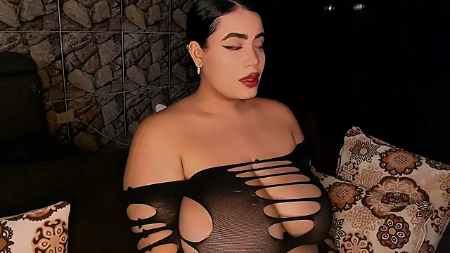 Emmacamille online show from March 2025 01:22:01 AM