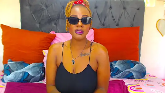 SAVAGExBOO online show from February 2025 11:41:02 AM