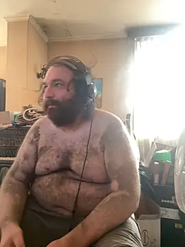 Snapshot of hairyhulk chatting on October 2025 08:31:01 PM hairyhulk online show from October 2025 08:31:01 PM