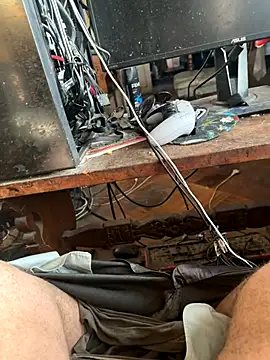 Snapshot of hairyhulk chatting on October 2025 10:04:01 PM hairyhulk online show from October 2025 10:04:01 PM