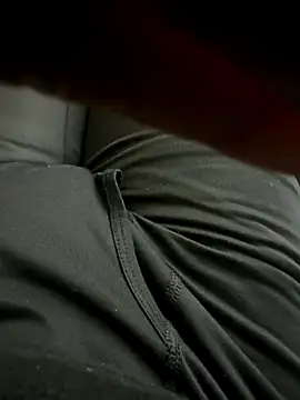 Snapshot of Big-dick_1 chatting on October 2025 06:21:01 PM Big-dick 1 online show from October 2025 06:21:01 PM