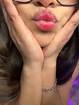 Lily candy X online show from April 2026 07:45:01 AM