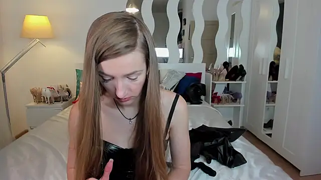 KateRedgar online show from February 2025 03:41:02 PM