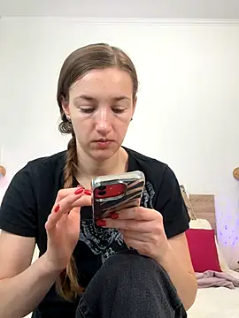 KateRedgar online show from November 2025 09:53:01 AM