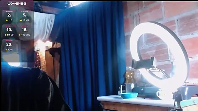 Alanagracia online show from November 2025 01:23:02 PM