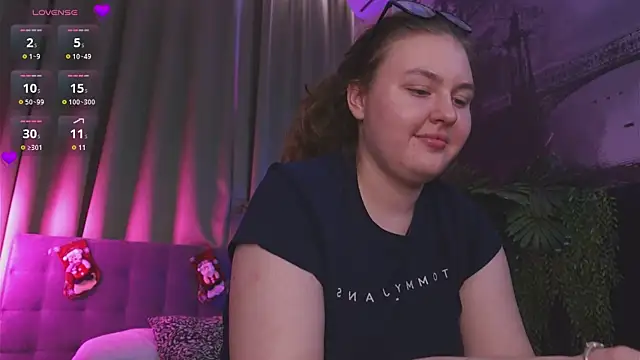 Mia  Peach online show from December 2024 04:14:02 AM