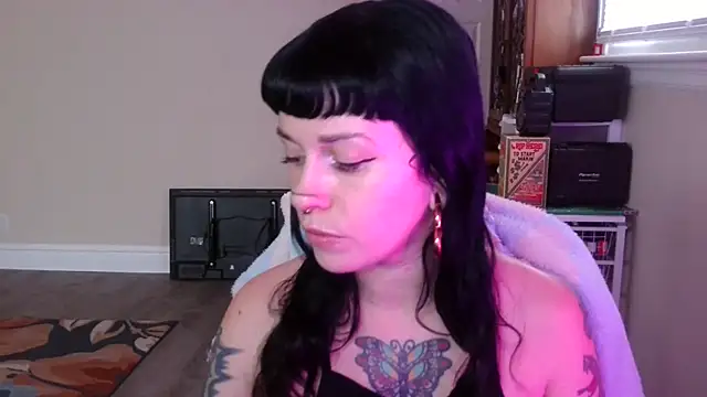 Snapshot of Marcelinegoddess chatting on February 2026 05:02:01 PM Marcelinegoddess online show from February 2026 05:02:01 PM