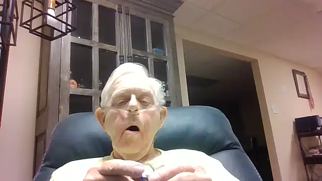 Snapshot of bootlegmanz chatting on July 2026 03:25:01 PM bootlegmanz online show from July 2026 03:25:01 PM
