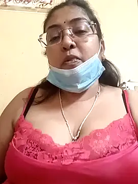 Snapshot of LAVERNIYA_ chatting on February 2025 02:33:01 PM LAVERNIYA online show from February 2025 02:33:01 PM