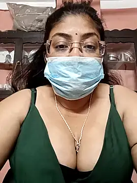 Snapshot of LAVERNIYA_ chatting on February 2025 09:01:02 PM LAVERNIYA online show from February 2025 09:01:02 PM