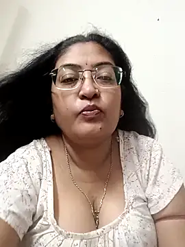Snapshot of LAVERNIYA_ chatting on September 2025 03:30:02 AM LAVERNIYA online show from September 2025 03:30:02 AM